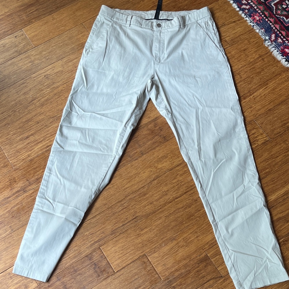Lululemon Men's ABC Slim-Fit 5 Pocket Pant
Warpstreme - Picture 8 of 9